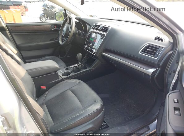 4S4BSENC4K3226557 2019 SUBARU OUTBACK Silver Vista interior delantera