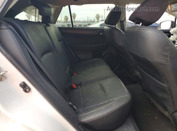 4S4BSENCXK3284723 2019 SUBARU OUTBACK White Widok wnętrza z tyłu