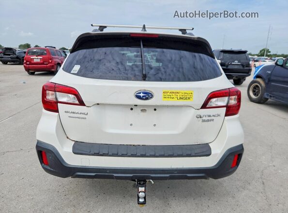 4S4BSETC0K3268565 2019 SUBARU OUTBACK White Rear view