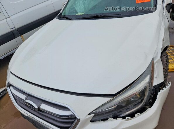 4S4BSETC5J3234765 2018 SUBARU OUTBACK White Вид задньої частини салону
