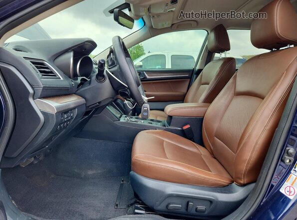 4S4BSETC8J3233206 2018 SUBARU OUTBACK Blue Widok wnętrza z przodu