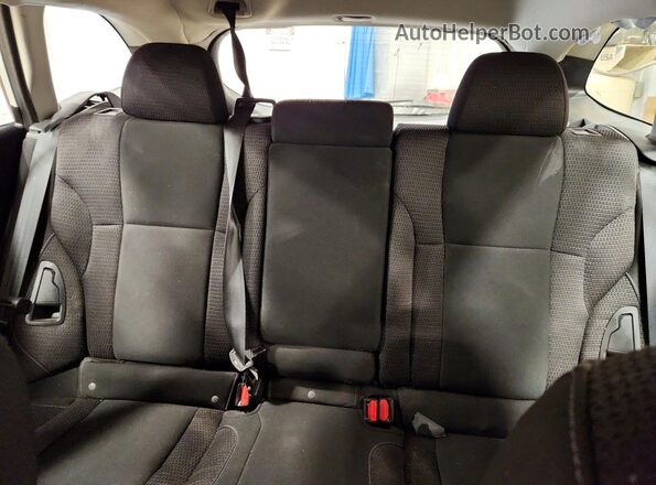 4S4BTAAC0L3256412 2020 SUBARU OUTBACK White Vista de los asientos traseros