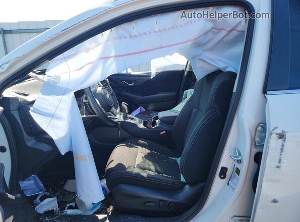 4S4BTACC0R3190885 2024 SUBARU OUTBACK White Widok wnętrza z przodu