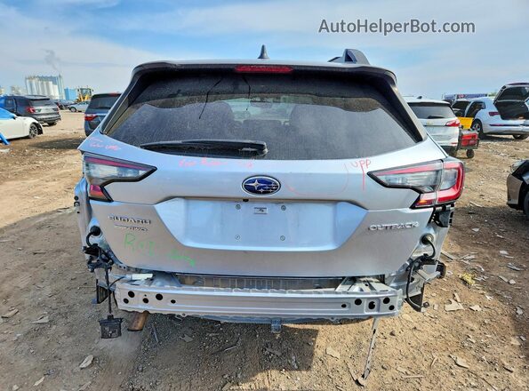 4S4BTACC2L3105956 2020 SUBARU OUTBACK Silver Rear view
