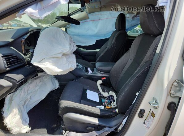 4S4BTACC4P3117273 2023 SUBARU OUTBACK White Front interior view