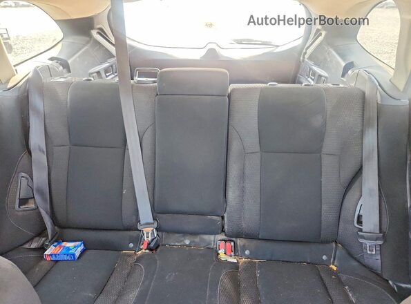4S4BTACC8N3257193 2022 SUBARU OUTBACK White Vista de los asientos traseros