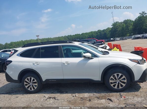 4S4BTADC0N3206379 2022 SUBARU OUTBACK White Rear interior view