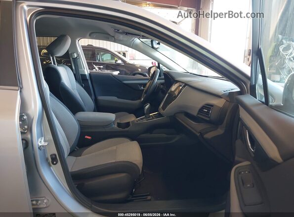 4S4BTADC1R3144495 2024 SUBARU OUTBACK Silver Widok wnętrza z przodu