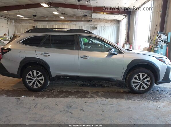4S4BTADC1R3144495 2024 SUBARU OUTBACK Silver Widok wnętrza z tyłu