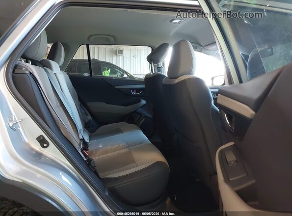 4S4BTADC1R3144495 2024 SUBARU OUTBACK Silver Widok naklejki z numerem VIN