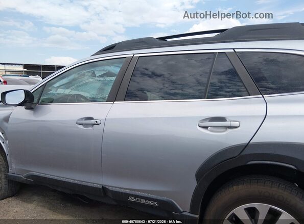 4S4BTADC2R3228745 2024 SUBARU OUTBACK Silver Սալոնի հետևի տեսք