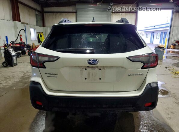 4S4BTADC8R3245923 2024 SUBARU OUTBACK White უკანა ხედი