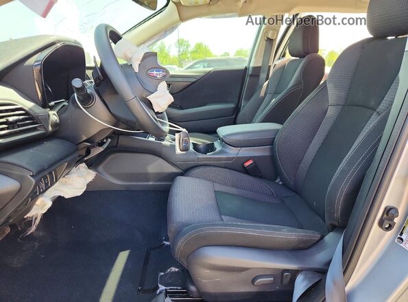 4S4BTAFC1S3335563 2025 SUBARU OUTBACK Серебряный Вид салона спереди