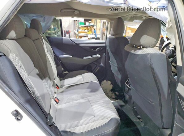 4S4BTAFC3N3152380 2022 SUBARU OUTBACK White Widok wnętrza z tyłu