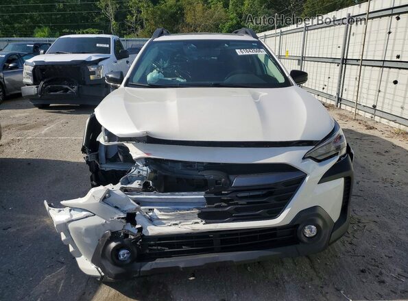 4S4BTAFC7S3202533 2025 SUBARU OUTBACK Белый Вид спереди