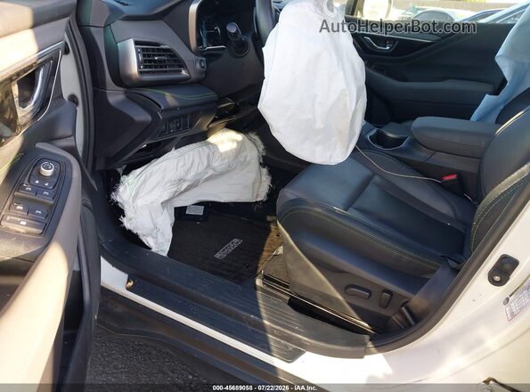 4S4BTALC3R3158707 2024 SUBARU OUTBACK White Front interior view