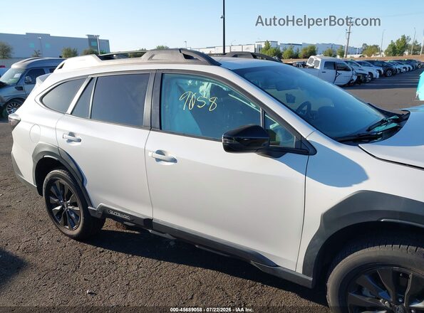 4S4BTALC3R3158707 2024 SUBARU OUTBACK White Rear interior view