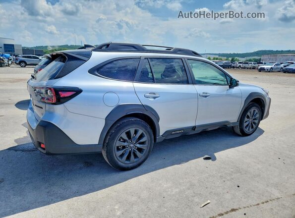 4S4BTALC4R3109290 2024 SUBARU OUTBACK Серебряный Задняя правая четверть