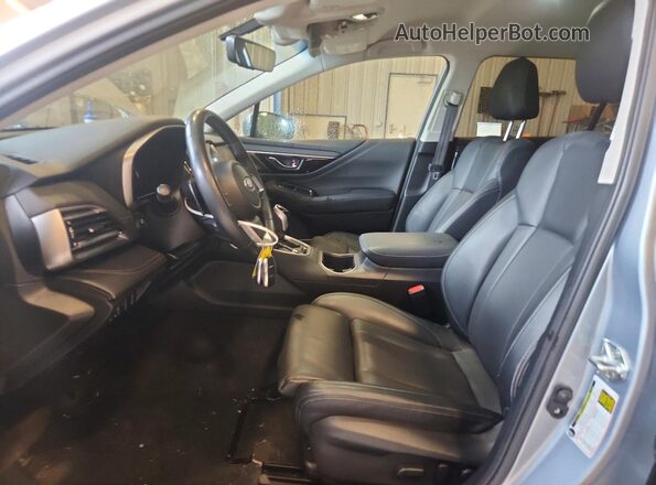 4S4BTAMC3M3195084 2021 SUBARU OUTBACK Silver Widok wnętrza z przodu