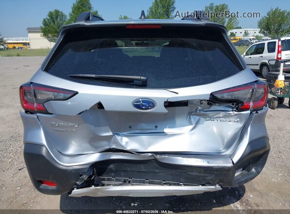 4S4BTAMCXR3142793 2024 SUBARU OUTBACK Серебряный Вид спереди