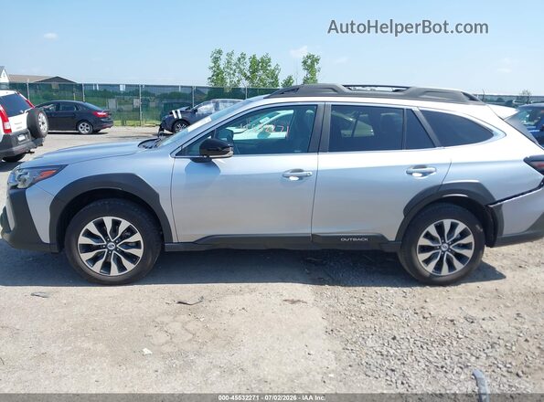 4S4BTAMCXR3142793 2024 SUBARU OUTBACK Серебряный Панорамный вид салона 360°