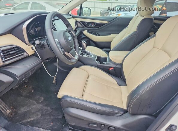 4S4BTANC0R3203552 2024 SUBARU OUTBACK White Widok wnętrza z przodu