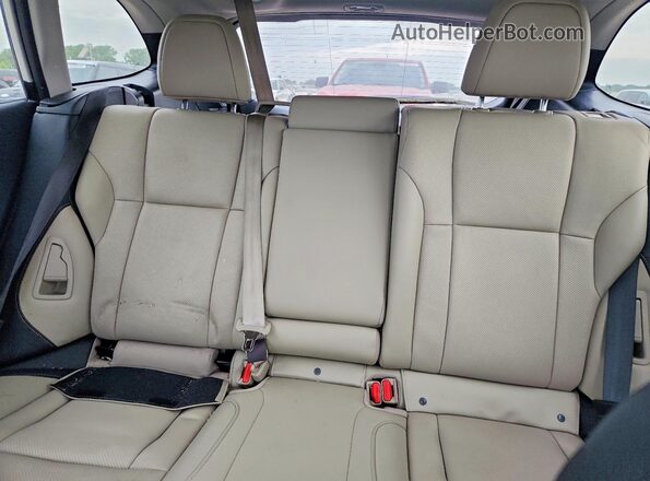 4S4BTANC0R3203552 2024 SUBARU OUTBACK White Widok tylnych siedzeń