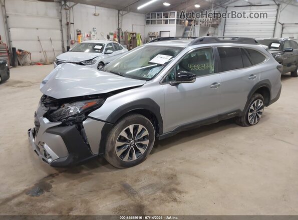 4S4BTANC3S3222537 2025 SUBARU OUTBACK Silver Przód lewy