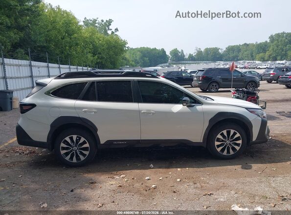 4S4BTANC5R3117850 2024 SUBARU OUTBACK White Սալոնի հետևի տեսք