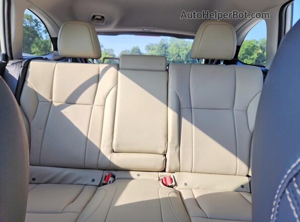 4S4BTANC5S3228114 2025 SUBARU OUTBACK White Vista de los asientos traseros