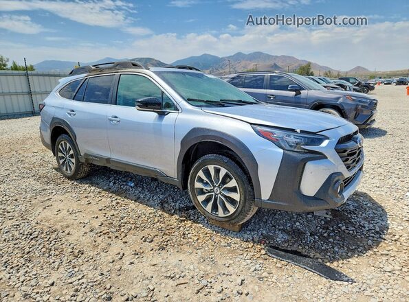 4S4BTANC6P3204931 2023 SUBARU OUTBACK Серебряный Передняя правая четверть