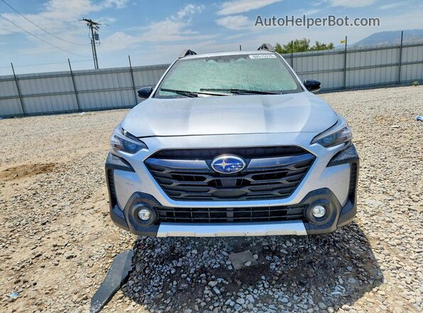 4S4BTANC6P3204931 2023 SUBARU OUTBACK Серебряный Вид спереди