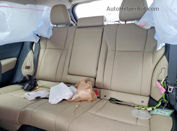 4S4BTANC7S3258795 2025 SUBARU OUTBACK White Vista de los asientos traseros