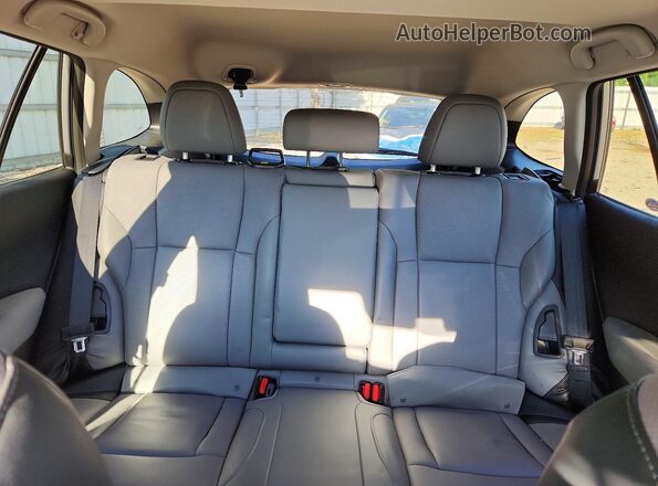 4S4BTANC9S3263688 2025 SUBARU OUTBACK Серебряный Вид задних сидений