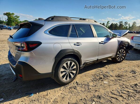 4S4BTANC9S3263688 2025 SUBARU OUTBACK Серебряный Задняя правая четверть