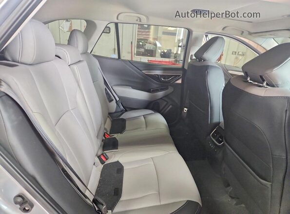 4S4BTANCXM3184131 2021 SUBARU OUTBACK Silver Rear interior view