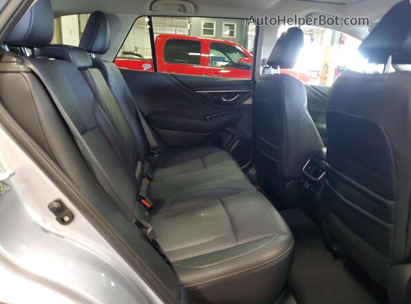 4S4BTANCXP3204933 2023 SUBARU OUTBACK Silver Вид задньої частини салону