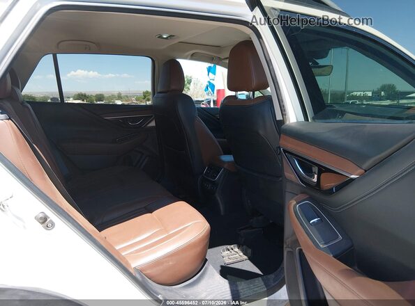 4S4BTAPC0L3156706 2020 SUBARU OUTBACK White Widok naklejki z numerem VIN