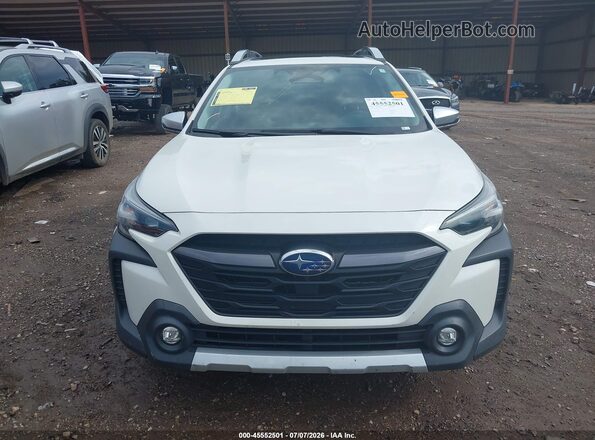 4S4BTAPC0R3150722 2024 SUBARU OUTBACK White Rear interior view