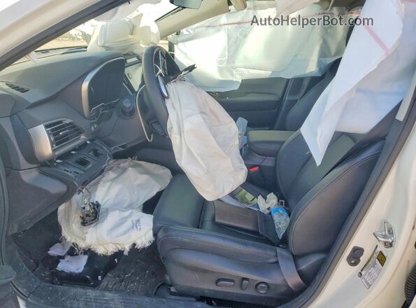 4S4BTAPC5R3244577 2024 SUBARU OUTBACK White Սալոնի դիմացի տեսք