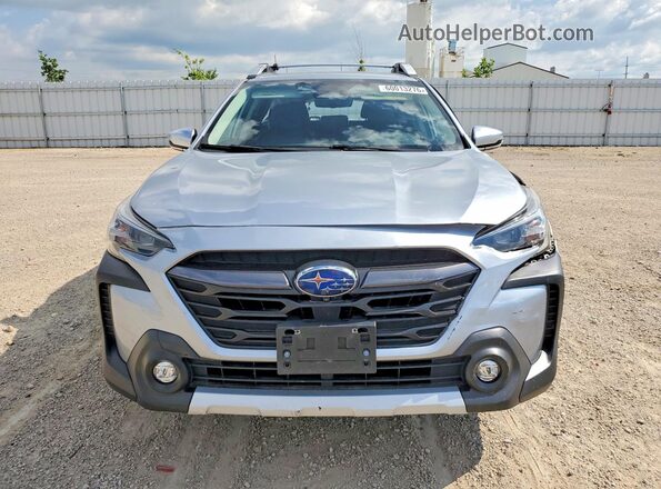4S4BTAPC7P3132568 2023 SUBARU OUTBACK Silver Widok z przodu