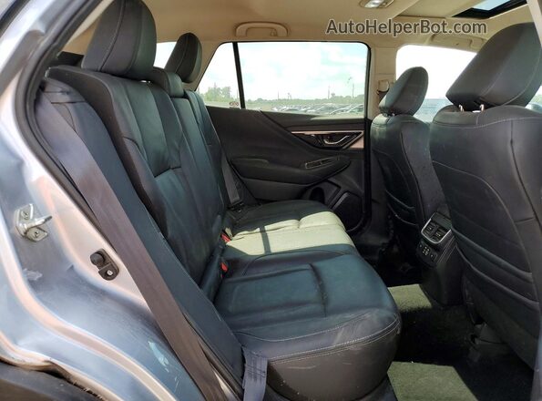 4S4BTAPC7P3132568 2023 SUBARU OUTBACK Silver Widok wnętrza z tyłu