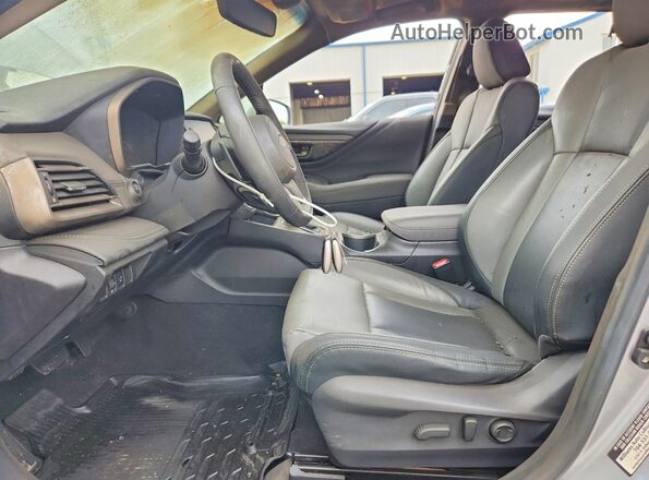 4S4BTGKD4L3218787 2020 SUBARU OUTBACK Silver Вид салону спереду