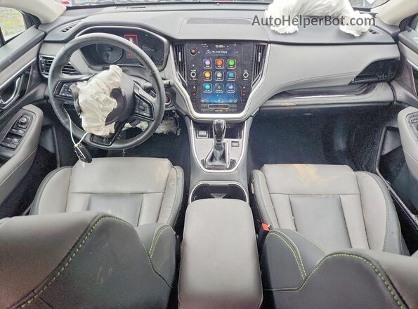 4S4BTGLD0R3198125 2024 SUBARU OUTBACK Silver წინა პანელის ხედი