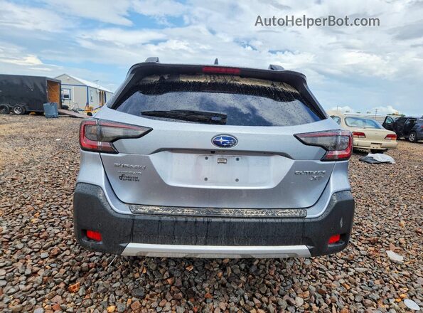 4S4BTGNDXR3174279 2024 SUBARU OUTBACK Silver Widok z tyłu