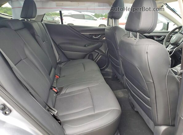 4S4BTGNDXS3312845 2025 SUBARU OUTBACK Silver Вид задньої частини салону