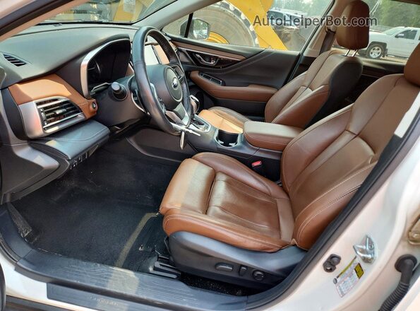 4S4BTGPD0M3196250 2021 SUBARU OUTBACK White Вид салону спереду