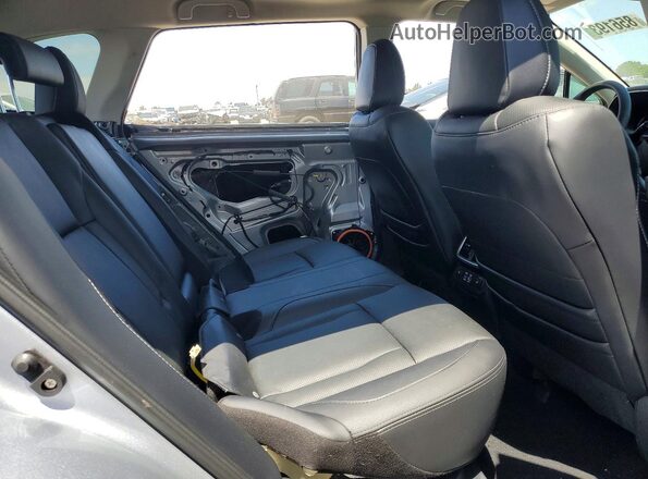 4S4BTGPD3R3163329 2024 SUBARU OUTBACK Silver უკანა სავარძლების ხედი