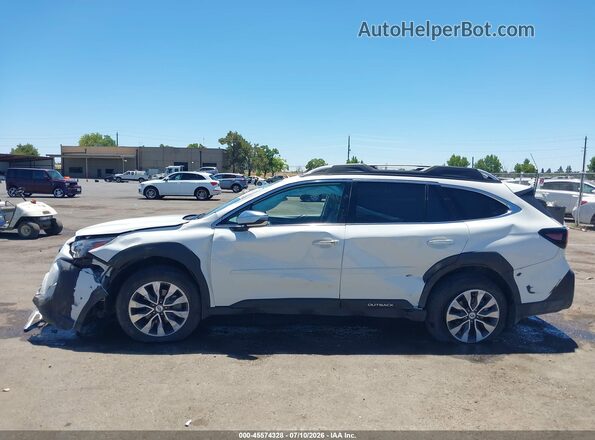 4S4BTGPD7S3210299 2025 SUBARU OUTBACK White Սալոնի հետևի տեսք