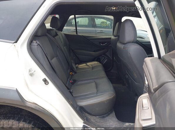 4S4BTGUD2N3272153 2022 SUBARU OUTBACK White Вид наклейки з VIN-кодом